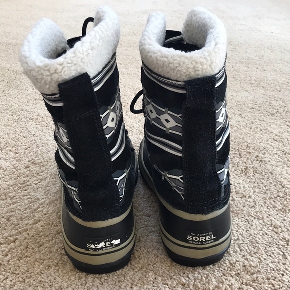 Sorel SZ 7, men’s caribou black waterproof boots .